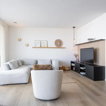 Lecomte - Arthur Seaview Suite 207 Apartment